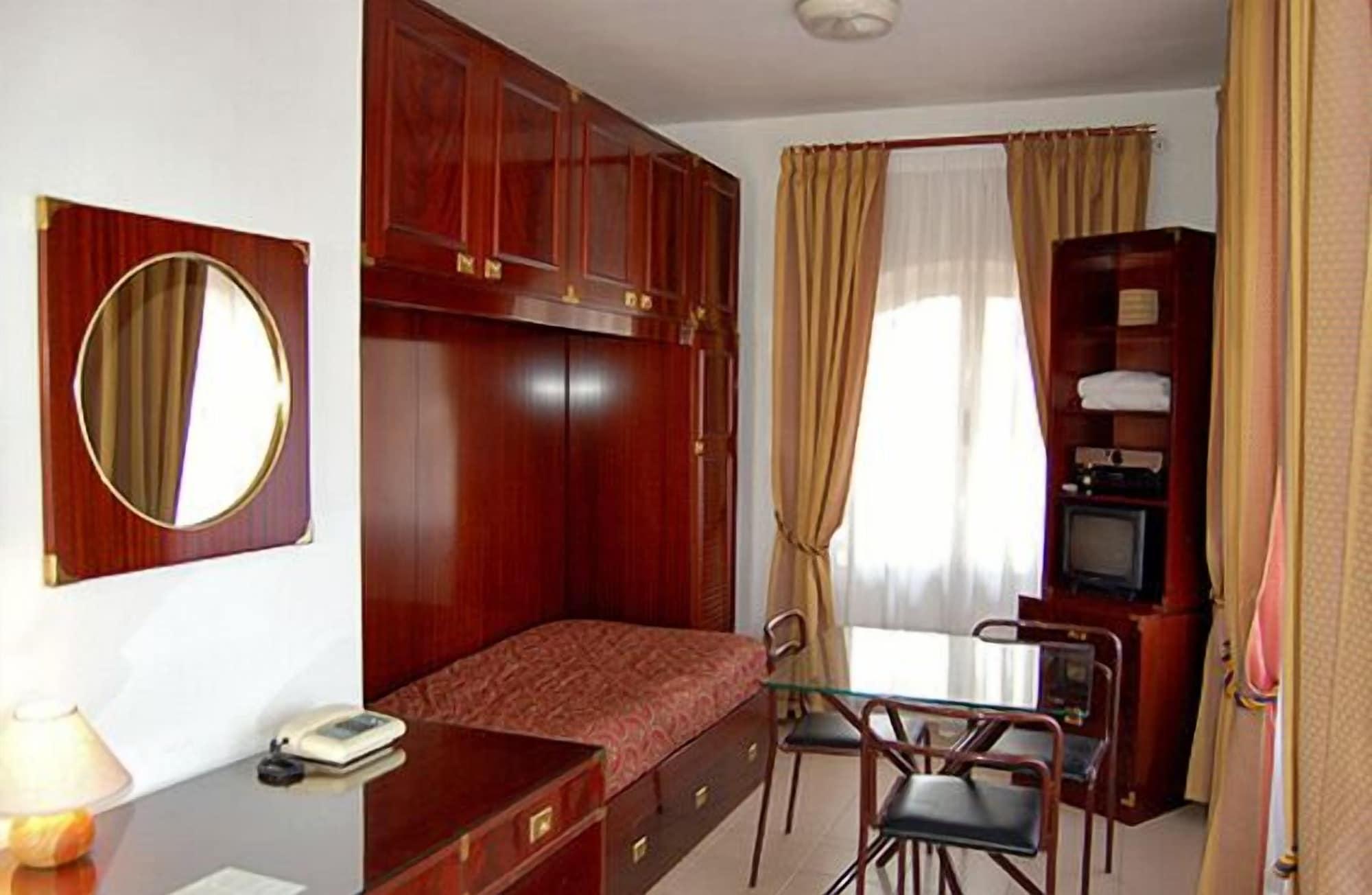 Tassoni Aparthotel Roma